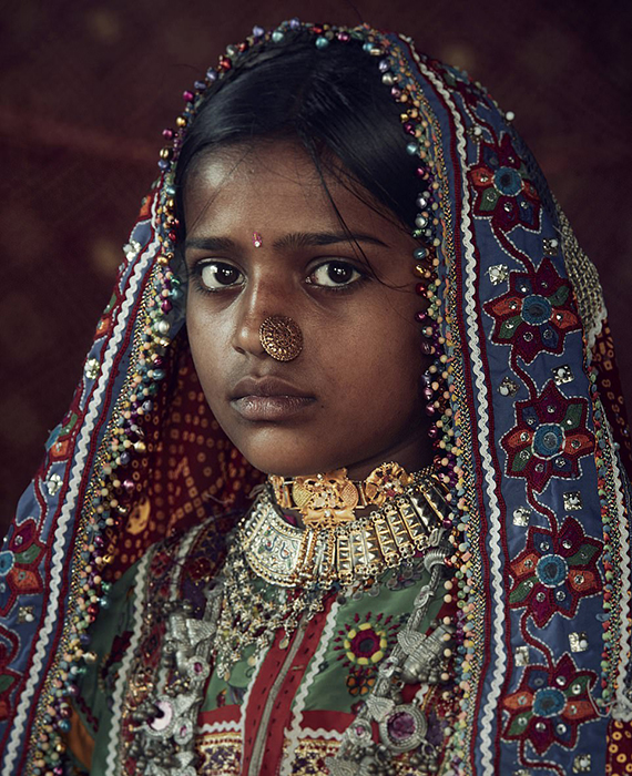 Девушка из племени Мир в Индии.